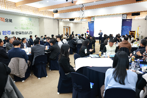 100인 원탁토론회 (4).JPG