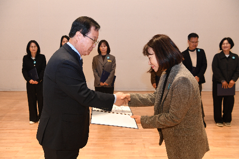 직원월례회 (40).JPG