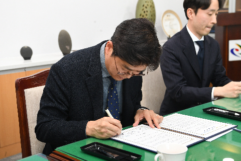 아동청소년 부모빛 대물림 방지 법률지원 협약식 (14).JPG