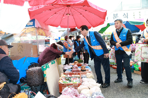 설맞이 봉동시장 장보기 행사 (19).JPG
