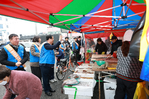 설맞이 봉동시장 장보기 행사 (8).JPG
