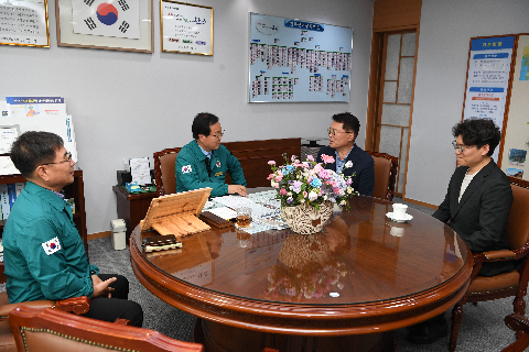 시티장례문화원 성금전달식 (4).JPG