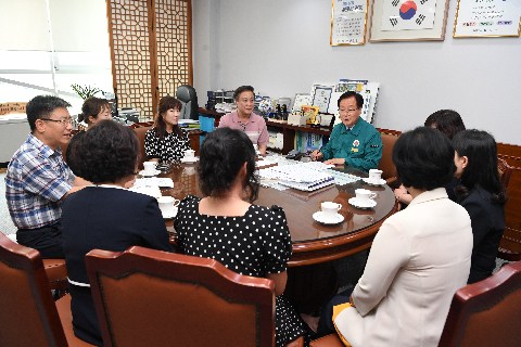 어린이집연합회 이웃돕기 성금전달식 (6).JPG