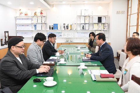 외국인 계절근로자 의류기부 업무협약식(나눔해) (2).JPG