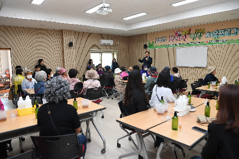 치매 인식개선프로그램 브레인up 힐링day (12).JPG