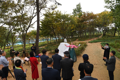 만가리 시비 제막식 (12).JPG