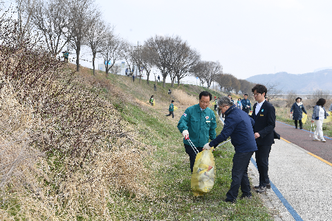 안보자문협의회 만경강 정화활동 (51).JPG