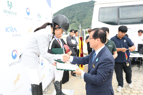 제1회 완주군 공공승마장 전국승마대회 (40).JPG