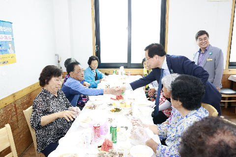 화산면 지역사회보장협의체 사랑의밥차 행사 (7).JPG
