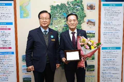 1일군수제 및 한우협회 물품 전달식 (16).JPG