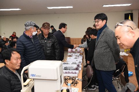 느티나무봉사단 안경봉사 나눔행사 (19).JPG