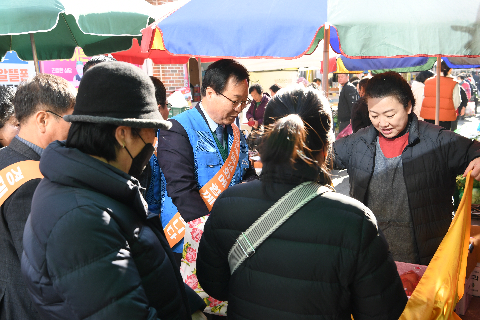 봉동 설맞이 전통시장 장보기 행사 (14).JPG