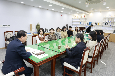 삼봉지구 국공립 어린이집 바자회 성금 전달식 (2).JPG