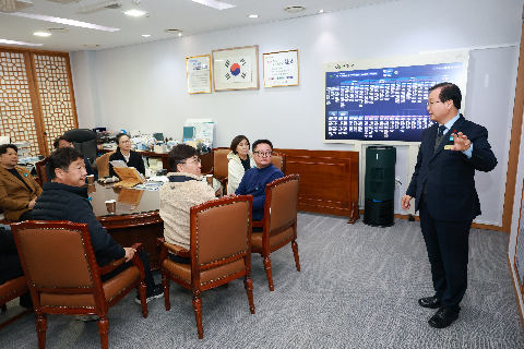 봉사하는 완주청년회 후원물품 기탁식 (6).JPG