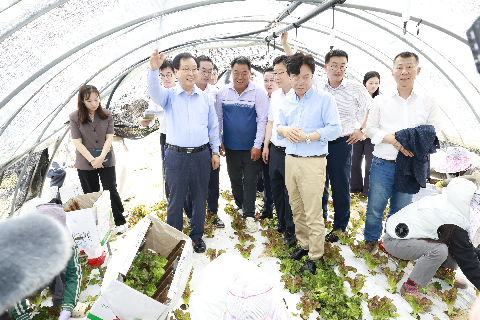 8.8 고용노동부장관 외국인 근로현장방문 (32).jpg