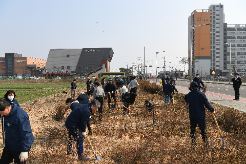 식목일 기념 나무심기 행사 (73).JPG