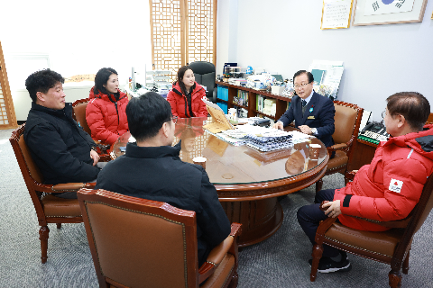 kcc 이웃돕기 성금 전달식 (6).JPG