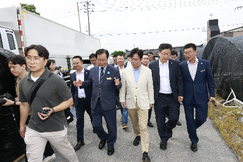 8.8 고용노동부장관 외국인 근로현장방문 (25).jpg