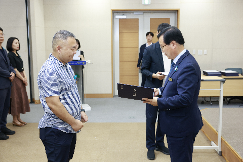 하반기 사령교부 6급이상 (116).JPG