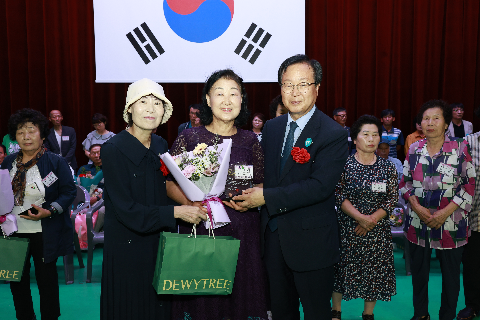 효도대상 시상 및 어르신 위안행사 (80).JPG