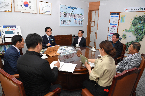 대한노인회 완주군지회 산불피해지역 성금전달식 (4).JPG