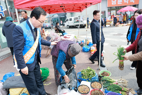 고산시장 설맞이 전통시장 장보기 행사 (18).JPG