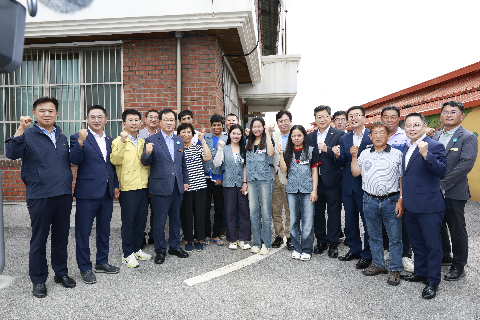8.8 고용노동부장관 외국인 근로현장방문 (45).jpg
