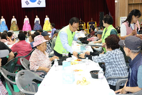 사랑의 짜장면 나눔 효 잔치행사 (57).JPG