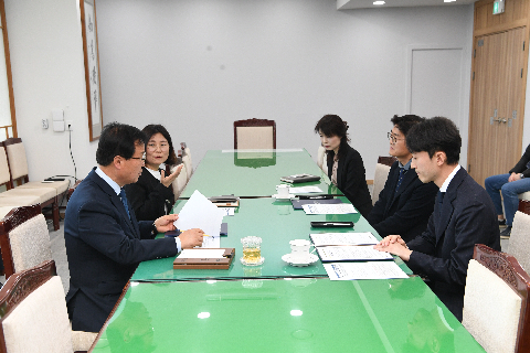 아동청소년 부모빛 대물림 방지 법률지원 협약식 (6).JPG